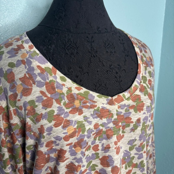 Democracy Long Sleeve Floral Blouse - Picture 4 of 11